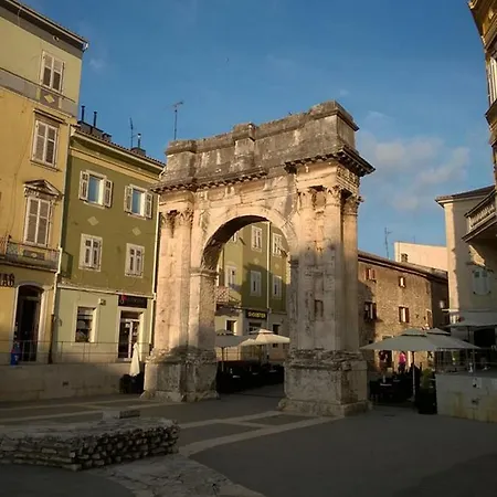 Apartment Studio City With Free Parking Pula