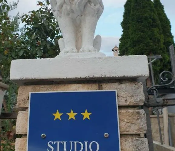 Studio City With Free Parking * Pula