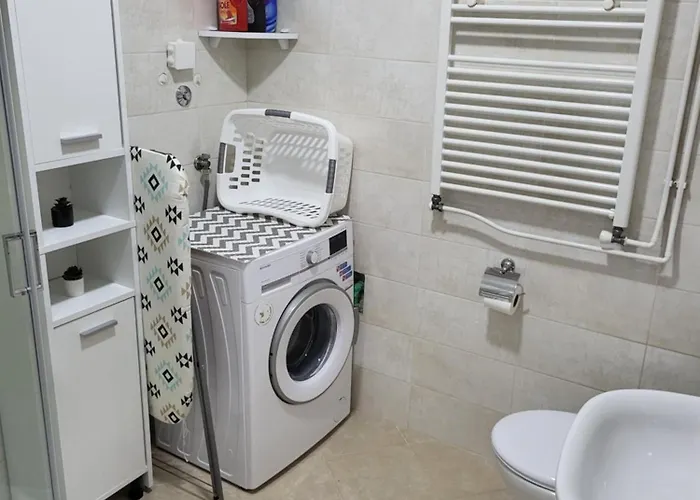 아파트 Studio City With Free Parking 풀라