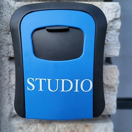 Апартаменты Studio City With Free Parking Пула