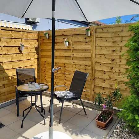 Апартаменты Studio City With Free Parking Пула