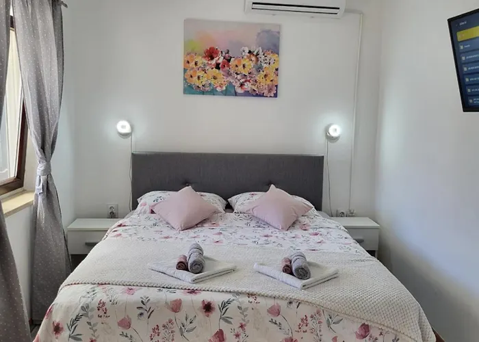 Studio City With Free Parking