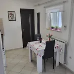Studio City With Free Parking * Pula