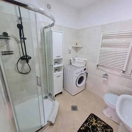 דירה Studio City With Free Parking פולה